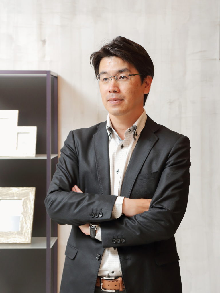 川田 新平 氏